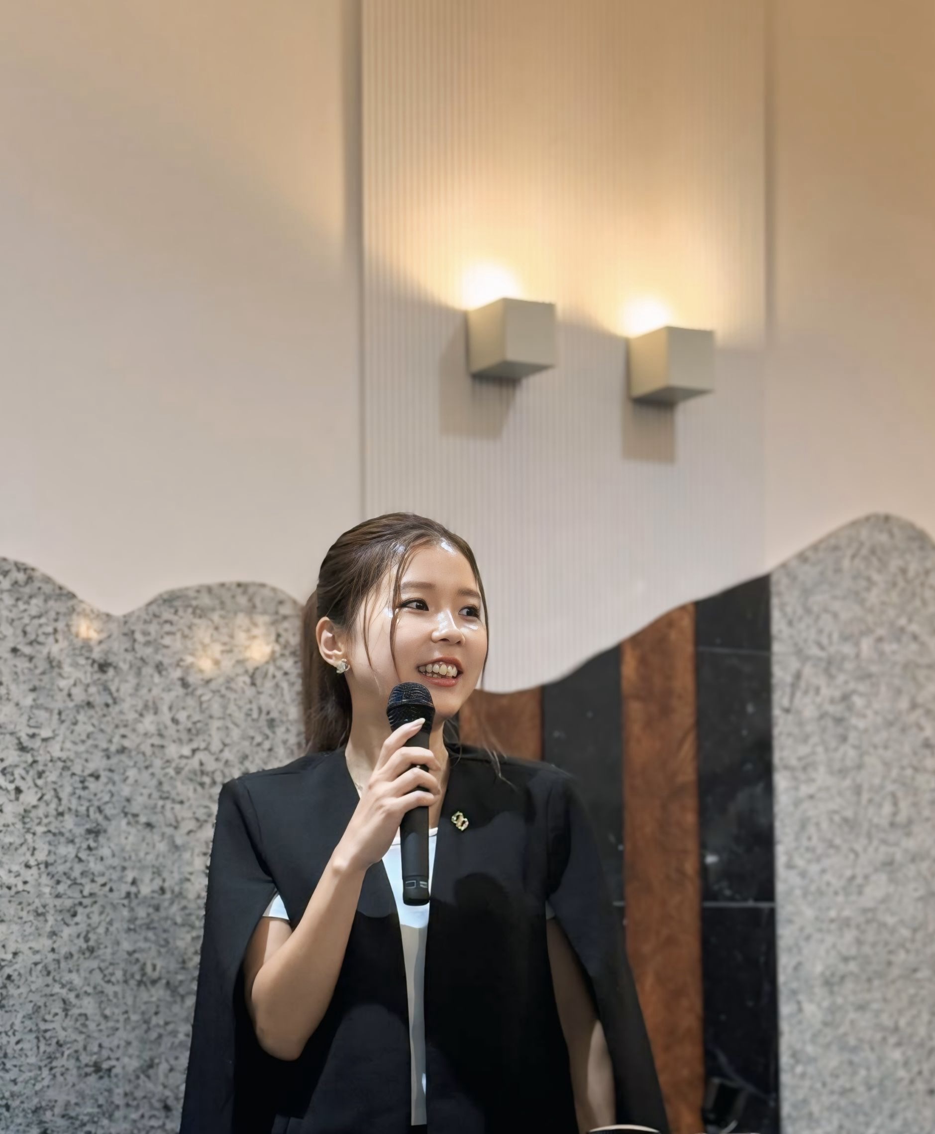川上梓